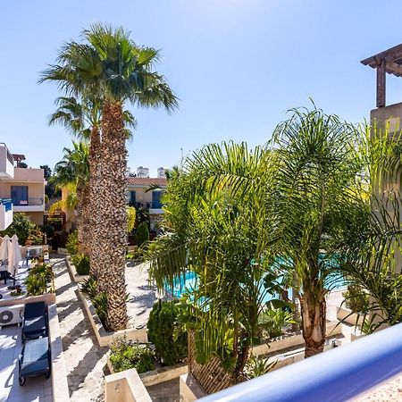 Summer Breeze Holiday Apartment With Pool Paphos Exteriér fotografie