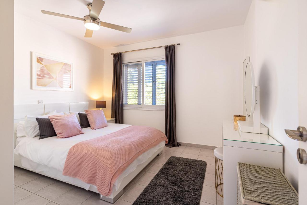 Summer Breeze Holiday Apartment With Pool Paphos Exteriér fotografie