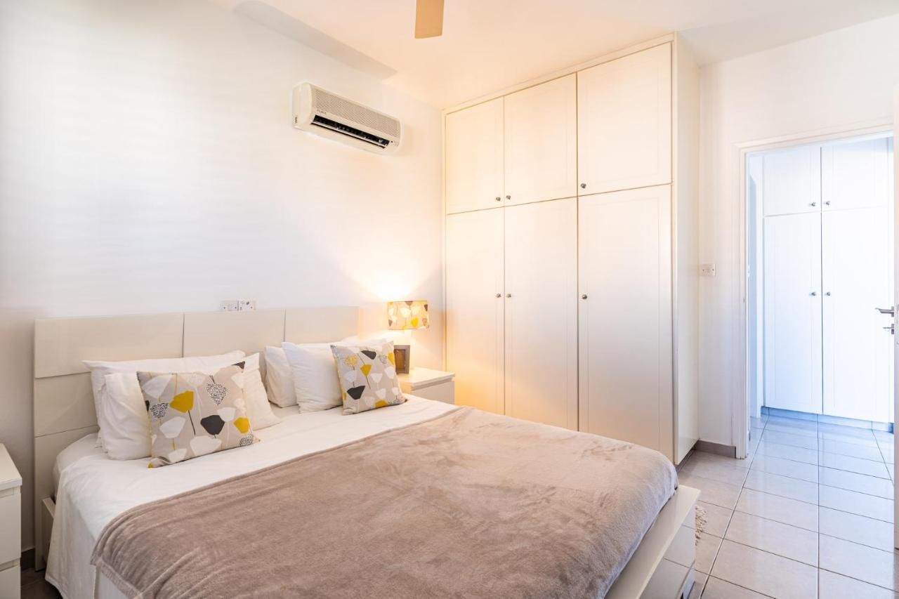 Summer Breeze Holiday Apartment With Pool Paphos Exteriér fotografie